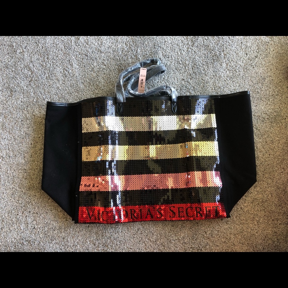 Tote With Matching Wristlet